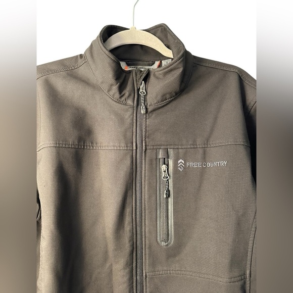 Free Country Full-Zip Softshell Jacket – Size S - Picture 2 of 6